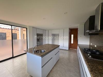 Casa de 5 alcobas en venta en Hacienda San Simon, Bogotá, 510 m² · foto 8 de 20