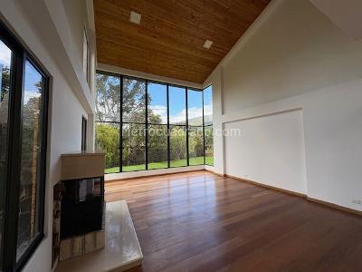 Casa de 5 alcobas en venta en Hacienda San Simon, Bogotá, 510 m² · foto 3 de 20