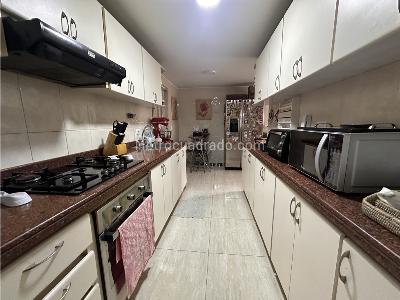 Apartamento de 3 alcobas en venta en Bella Suiza, Bogotá, 143 m² · foto 5 de 17