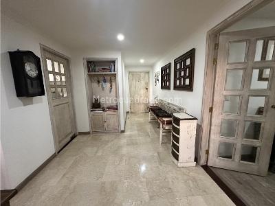 Apartamento de 3 alcobas en venta en Bella Suiza, Bogotá, 143 m² · foto 10 de 17