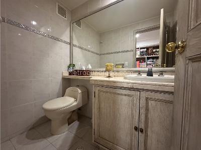 Apartamento de 3 alcobas en venta en Bella Suiza, Bogotá, 143 m² · foto 8 de 17