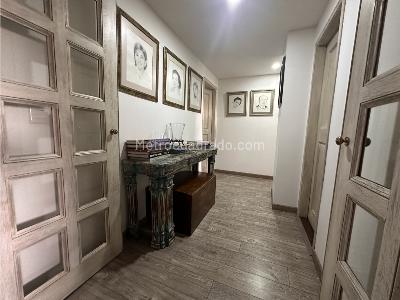 Apartamento de 3 alcobas en venta en Bella Suiza, Bogotá, 143 m² · foto 9 de 17