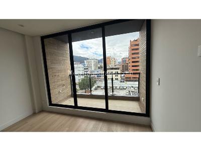 Apartamento de 2 alcobas en venta en Chico Navarra, Bogotá, 97 m² · foto 2 de 20