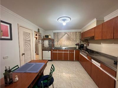 Apartamento en venta en Santa Barbara Central, Bogotá · foto 8 de 19