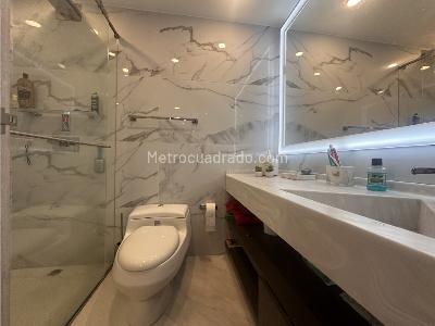Apartamento de 3 alcobas en venta en Los Rosales, Bogotá, 176 m² · foto 12 de 17