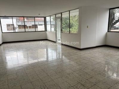 Apartamento de 3 alcobas en venta en Versalles, Cali, 293 m² · foto 2 de 19