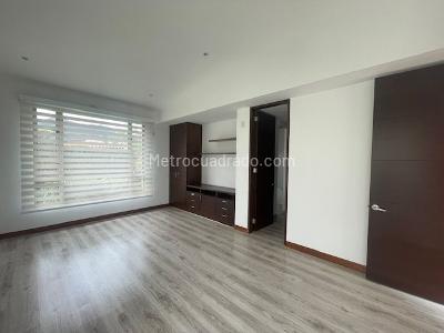 Casa de 4 alcobas en venta en Hacienda San Simon, Bogotá, 330 m² · foto 13 de 20