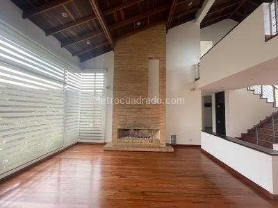 Casa de 4 alcobas en venta en Hacienda San Simon, Bogotá, 330 m² · foto 4 de 20