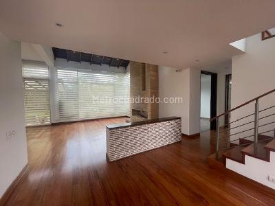 Casa de 4 alcobas en venta en Hacienda San Simon, Bogotá, 330 m² · foto 3 de 20