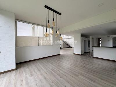 Casa de 4 alcobas en venta en Hacienda San Simon, Bogotá, 360 m² · foto 16 de 20