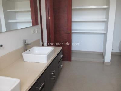 Casa de 4 alcobas en venta en Hacienda San Simon, Bogotá, 420 m² · foto 14 de 20