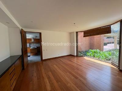 Casa de 3 alcobas en venta en Hacienda San Simon, Bogotá, 300 m² · foto 3 de 20