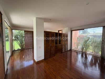 Casa de 3 alcobas en venta en Hacienda San Simon, Bogotá, 300 m² · foto 9 de 20