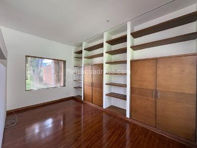 Casa de 3 alcobas en venta en Hacienda San Simon, Bogotá, 300 m² · foto 10 de 20
