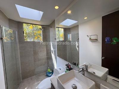 Casa de 4 alcobas en venta en Hacienda San Simon, Bogotá, 289 m² · foto 3 de 20