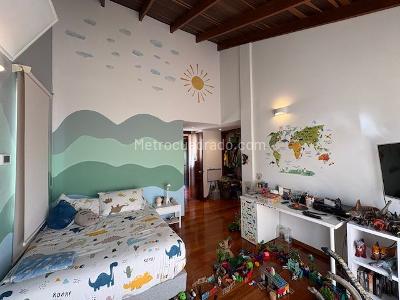 Casa de 4 alcobas en venta en Hacienda San Simon, Bogotá, 289 m² · foto 4 de 20