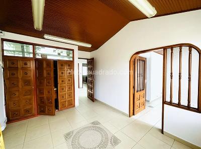 Casa de 4 alcobas en venta en El Batan, Bogotá, 247 m² · foto 15 de 19