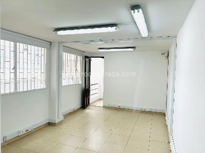 Casa de 4 alcobas en venta en El Batan, Bogotá, 247 m² · foto 17 de 19