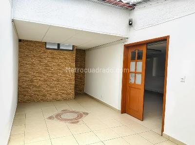 Casa de 4 alcobas en venta en El Batan, Bogotá, 247 m² · foto 4 de 19