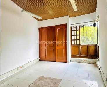 Casa de 4 alcobas en venta en El Batan, Bogotá, 253 m² · foto 13 de 19