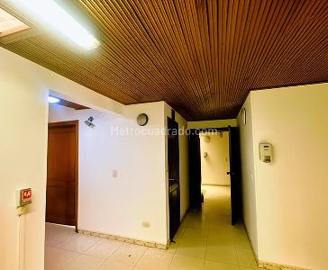 Casa de 4 alcobas en venta en El Batan, Bogotá, 253 m² · foto 3 de 19