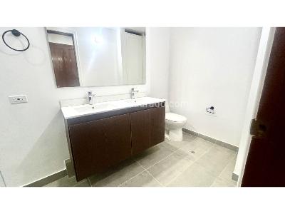 Apartamento de 3 alcobas en arriendo en Santa Barbara, Bogotá, 185 m² · foto 9 de 20