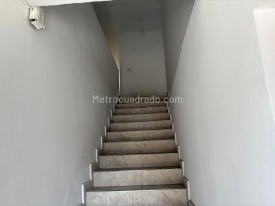 Casa de 5 alcobas en venta en El Piloto, Cali, 241 m² · foto 3 de 11