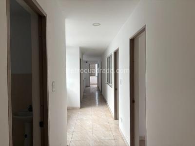 Casa de 5 alcobas en venta en El Piloto, Cali, 241 m² · foto 8 de 11