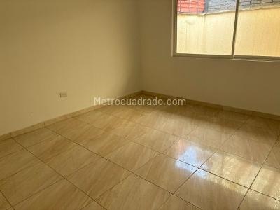 Casa de 5 alcobas en venta en El Piloto, Cali, 241 m² · foto 9 de 11