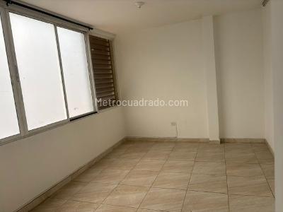 Casa de 5 alcobas en venta en El Piloto, Cali, 241 m² · foto 10 de 11