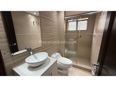 Apartamento de 3 alcobas en venta en Santa Barbara Central, Bogotá, 167 m² · foto 11 de 20