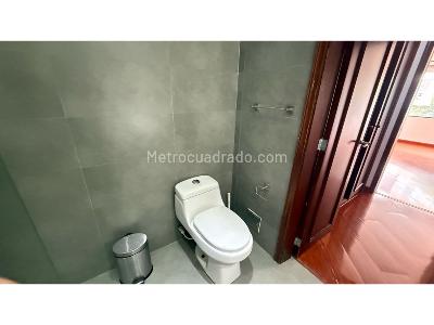 Apartamento de 3 alcobas en venta en Santa Barbara Central, Bogotá, 167 m² · foto 15 de 20