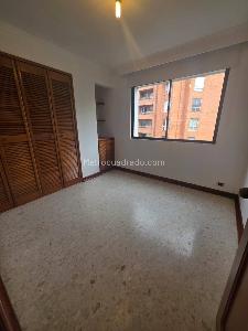 Apartamento de 2 alcobas en venta en El Poblado, Medellín, 85 m² · foto 13 de 20