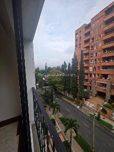 Apartamento de 2 alcobas en venta en El Poblado, Medellín, 85 m² · foto 2 de 20