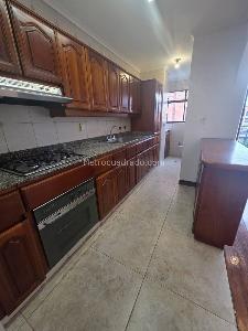 Apartamento de 2 alcobas en venta en El Poblado, Medellín, 85 m² · foto 3 de 20