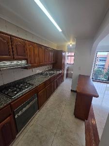 Apartamento de 2 alcobas en venta en El Poblado, Medellín, 85 m² · foto 4 de 20
