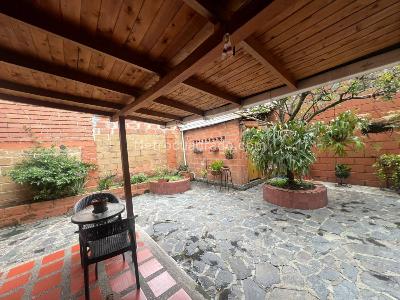 Casa de 5 alcobas en venta en Santa Monica, Medellín, 161 m² · foto 6 de 9