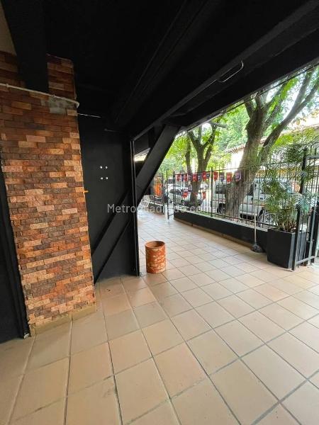 Local Comercial en Arriendo, Laureles, Medellín - Vista 2
