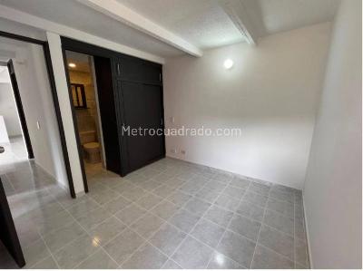 Apartamento de 3 alcobas en venta en Niquia, Bello, 58 m² · foto 2 de 12