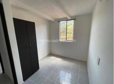 Apartamento de 3 alcobas en venta en Niquia, Bello, 58 m² · foto 5 de 12
