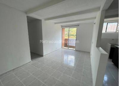 Apartamento de 3 alcobas en venta en Niquia, Bello, 58 m² · foto 9 de 12