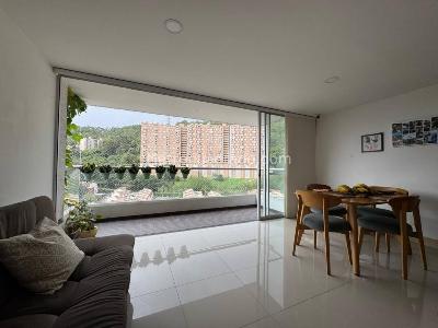 Apartamento de 2 alcobas en arriendo en Loma Del Indio, Medellín, 66 m² · foto 2 de 19