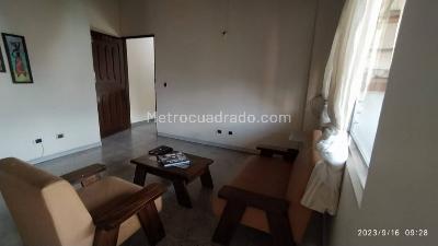 Apartamento de 3 alcobas en venta en Estadio, Medellín, 126 m² · foto 2 de 11