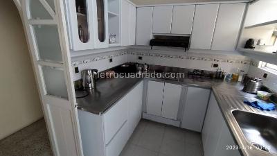 Apartamento de 3 alcobas en venta en Estadio, Medellín, 126 m² · foto 5 de 11
