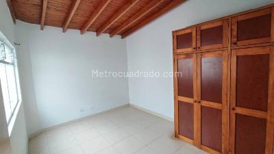 Apartamento de 2 alcobas en arriendo en Laureles, Medellín, 65 m² · foto 8 de 16