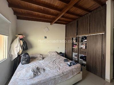 Casa de 5 alcobas en venta en La Castellana, Medellín, 305 m² · foto 12 de 20