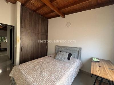 Casa de 5 alcobas en venta en La Castellana, Medellín, 305 m² · foto 16 de 20