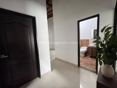 Casa de 5 alcobas en venta en La Castellana, Medellín, 305 m² · foto 19 de 20