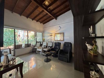 Casa de 5 alcobas en venta en La Castellana, Medellín, 305 m² · foto 5 de 20