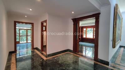 Casa de 4 alcobas en venta en El Poblado, Medellín, 1520 m² · foto 14 de 20